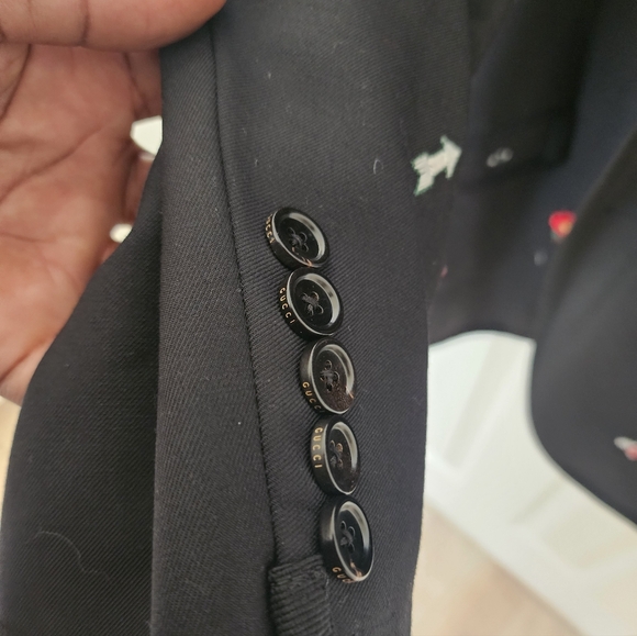 Gucci Embroidered Black Blazer - Picture 8 of 12